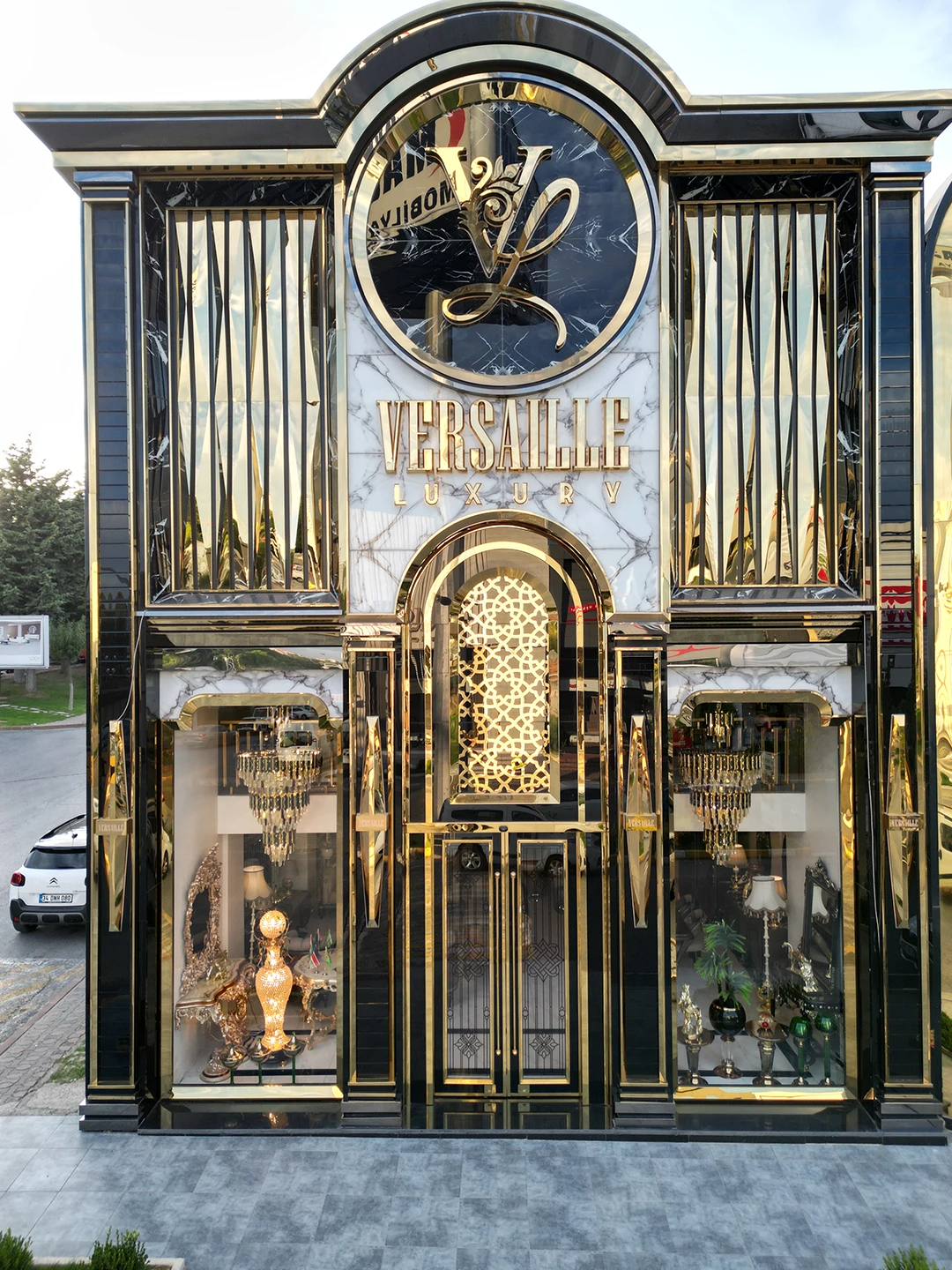 Versaille Luxury Masko showroom mağazamız
